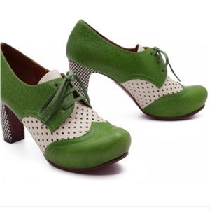 Chie Mihara Bandera in Verde Green / Leche 41